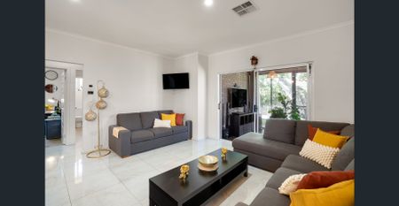 Experience Living in the Heart of Paradise - 3-Bedroom Apartment" - Photo 5