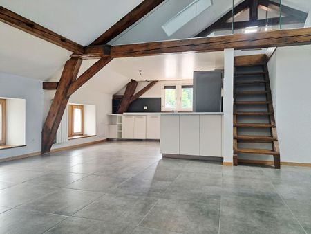 RUE BASSE 38, Appartement de 2.5 pièces avec vaste mezzanine - Photo 2