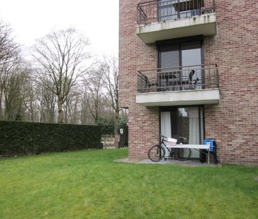 GELIJKVLOERS APP. MET 1 SLAAPKAMER EN GARAGE - Photo 6