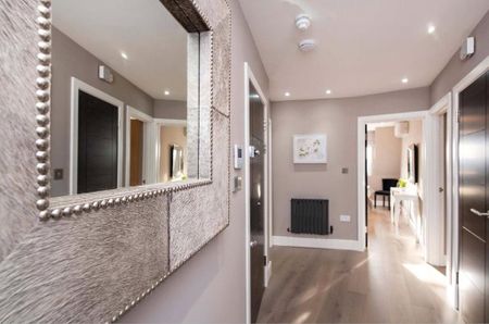 3 bedroom flat to rent - Photo 2