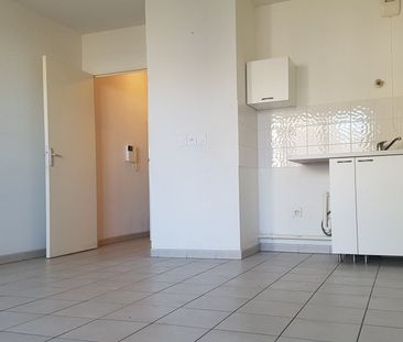 Appartement 1 pièces 26m2 MARSEILLE 13EME 495 euros - Photo 1