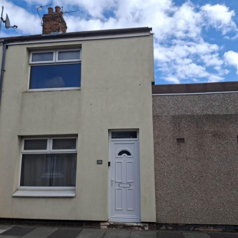 3 bedroom end of terrace house to rent - Photo 1
