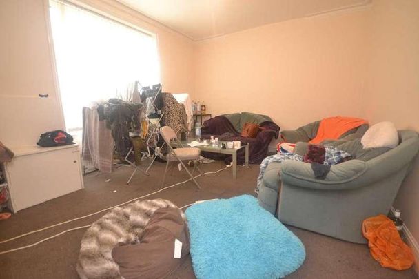 Donnington Gardens, Reading, RG1 - Photo 1