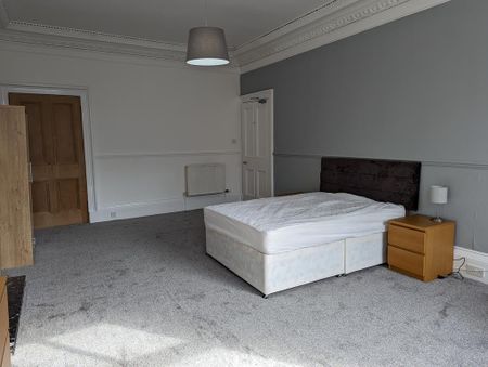 4 bedroom apartment to rent - Photo 4