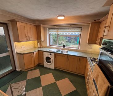 3 bedroom semi-detached house to rent - Photo 5