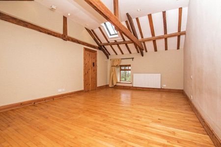 4 bedroom semi-detached house to rent - Photo 5