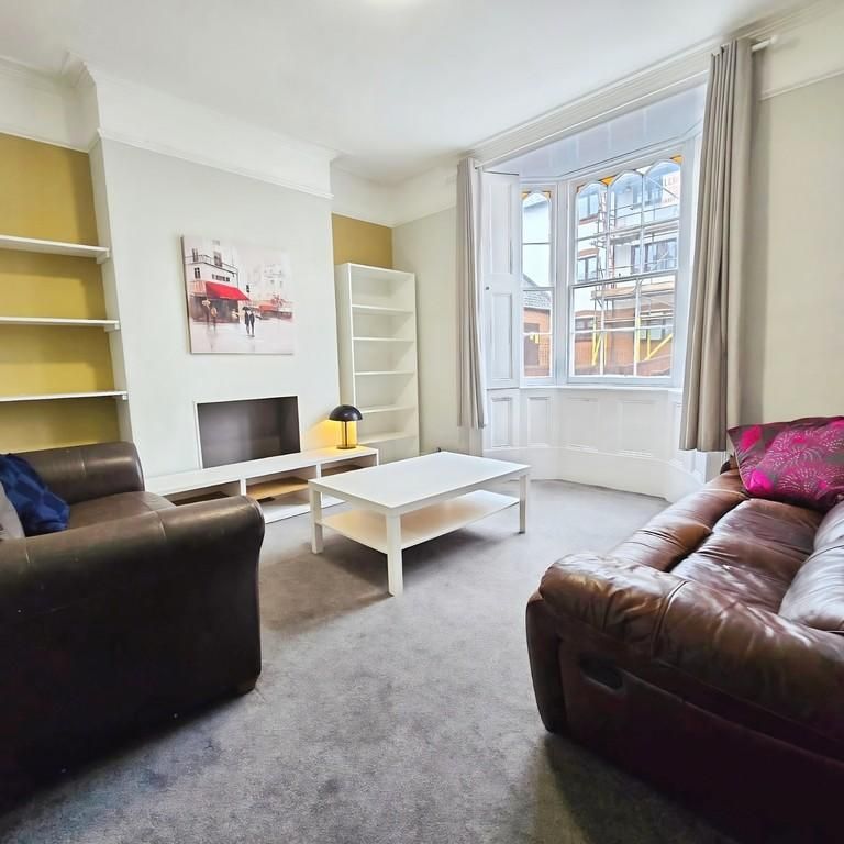 5 bedroom end of terrace house to rent - Photo 1
