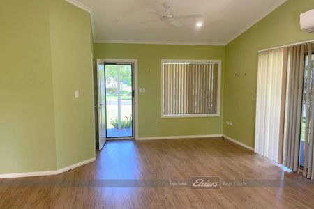 THREE BEDROOM HOME IN TRANQUIL GREEN POINT - Photo 4