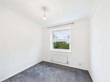 3 bedroom detached house to rent - Photo 3