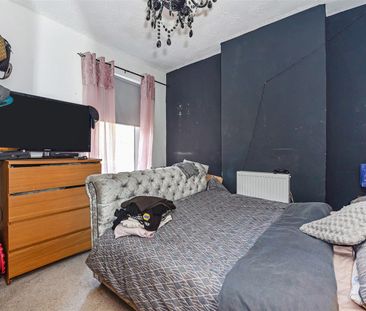 House - Terraced For Rent Marine Street, Ebbw Vale - Photo 2
