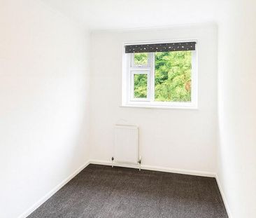 4 bedroom semi-detached house to rent - Photo 1