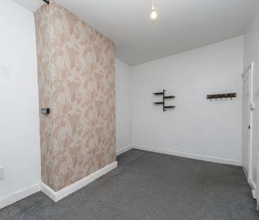 BRIDGE STREET MORLEY LEEDS LS27 0ER - Photo 3