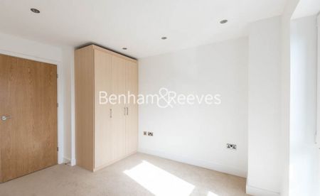 2 Bedroom flat to rent in Fairthorn Road, Charlton, SE7 - Photo 4