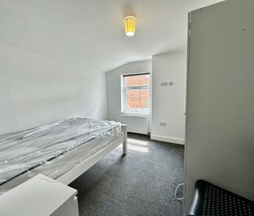 1 Bedroom Mid Terraced House - Photo 6