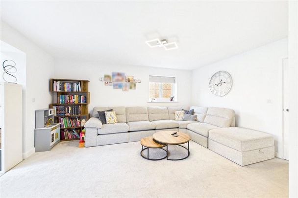 4 bedroom semi-detached house to rent - Photo 1