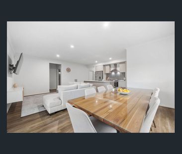 Modern Living in Highly Desirable Neighbourhood - Photo 6