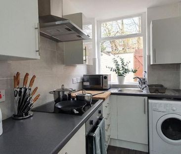 1 bedroom in a house share to rent - Photo 3