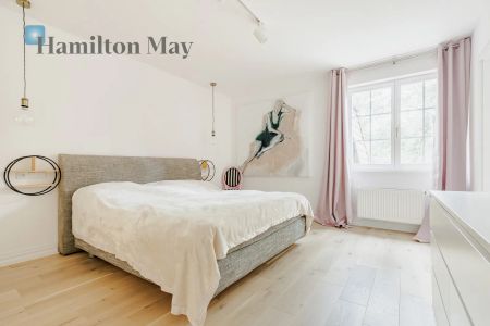 Majestatyczny dworek o powierzchni mieszkalnej 330 m2 posadowiony na działce o powierzchni 1800 m2 w Zalesiu Górnym - Фото 5