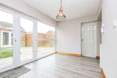 Meadowbank, - Photo 3