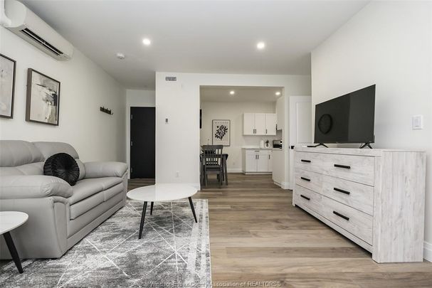For Lease - 1231 UNVERSITY Avenue Unit# 4, Windsor, Ontario - Photo 1