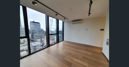City Views UNfurnished Apartment - Photo 2