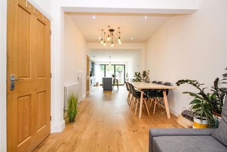 3 bedroom terraced house to rent - Photo 3