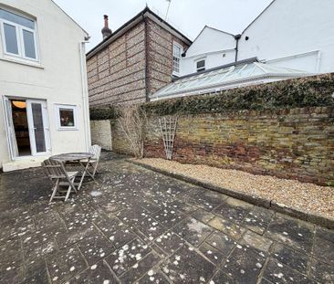 2 bedroom terraced house to rent - Photo 1