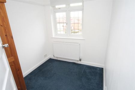 3 bedroom semi-detached house to rent - Photo 3