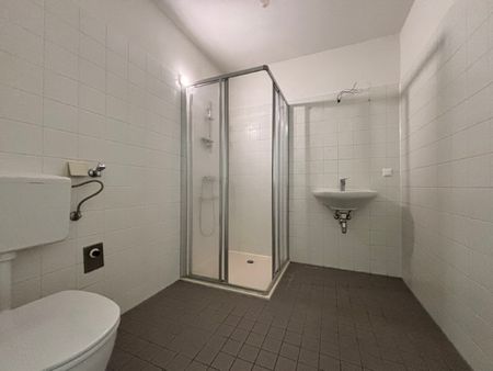 Gemütliche Garconniere im Erdgeschoss mit Terrasse - Photo 2