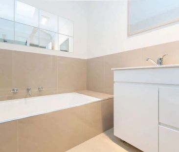 “Top floor, North facing, Close to all” - Photo 2