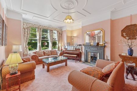 6 bedroom terraced house to rent - Photo 4