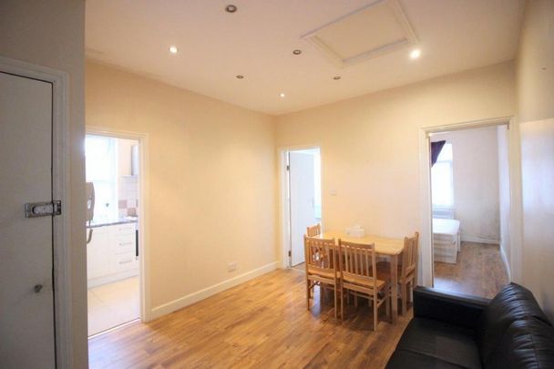 2 bedroom flat to rent - Photo 1