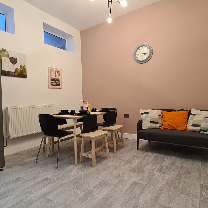 Vicarage Place Room 5 - Photo 1