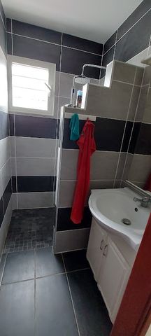 Location Maison 5 pièces 123m² LA RIVIERE 97421 - Photo 5