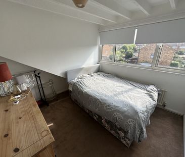 One-Bedroom Studio - Photo 5