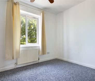 2 bedroom maisonette to rent - Photo 4