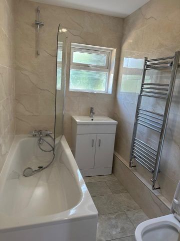 2 bedroom ground floor flat to rent - Photo 3