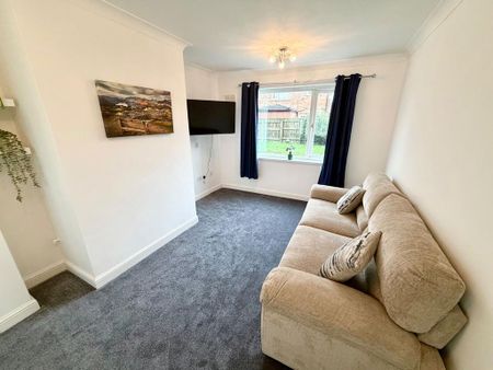 3 bedroom terraced house to rent - Photo 2