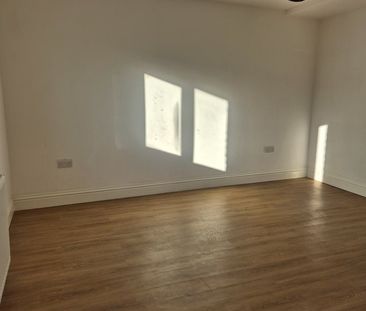 1 Bed Flat, Harpenden Road, SE27 - Photo 2