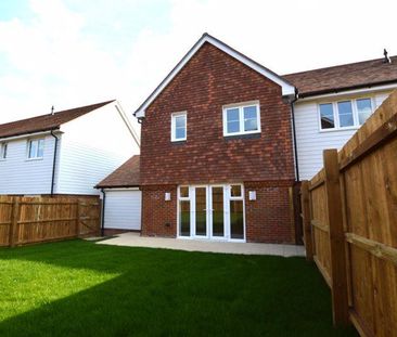 3 bedroom semi-detached house to rent - Photo 3