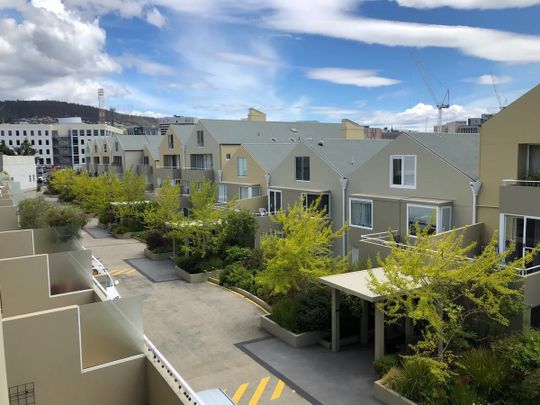 95 Salamanca Square - Photo 1