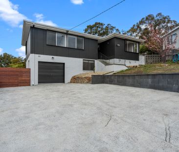 Modern Three Bedroom Home - Photo 3