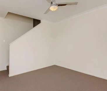 Modern living with Air-Conditioning! - Photo 1