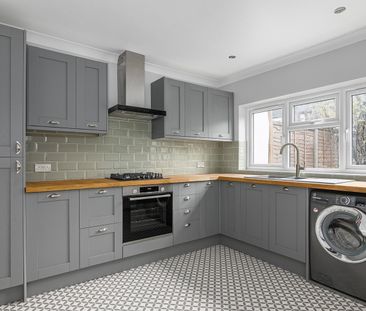 2 Bed Terraced House, Melford Road, E11 - Photo 4