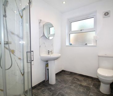 2 Bedroom Maisonette - Garden To Let - Photo 4