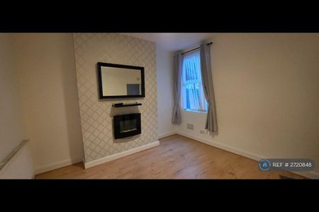 3 bedroom terraced house to rent - Photo 4