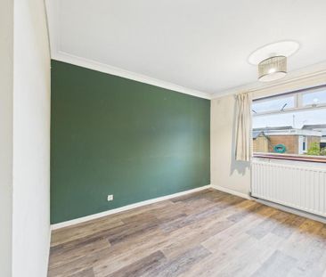 3 bedroom detached bungalow to rent - Photo 3