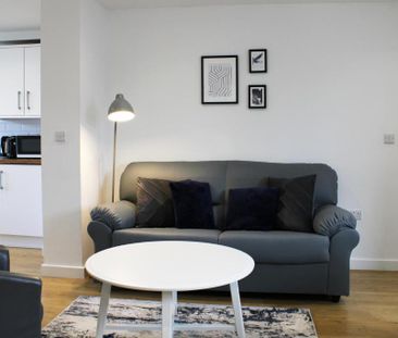 2 bedroom flat to rent - Photo 1