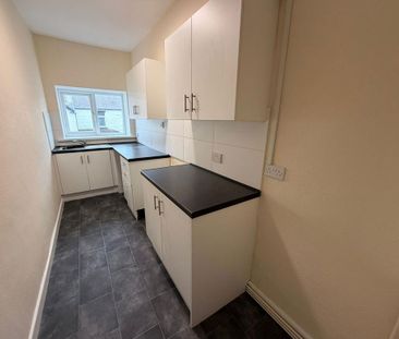 3 bedroom apartment to rent - Photo 4