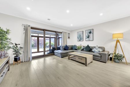 Stylish Craigieburn Home Offering Comfort & Convenience - Photo 4